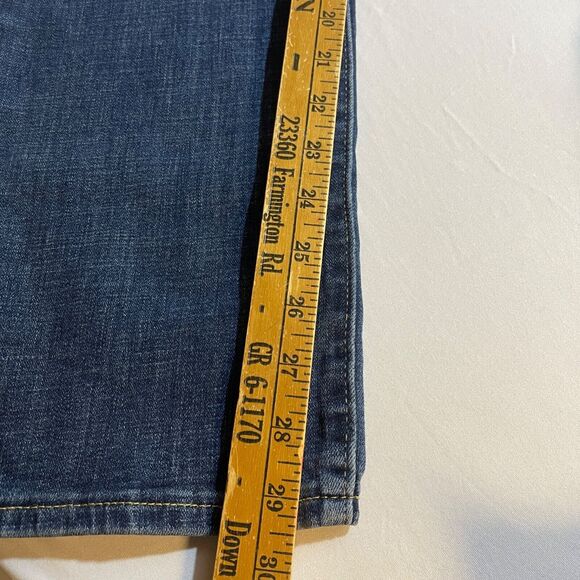 NEW Levis Womens Classic‎ Straight Jeans Size 32 Mid Rise Stretch Blue Denim - Picture 9 of 9